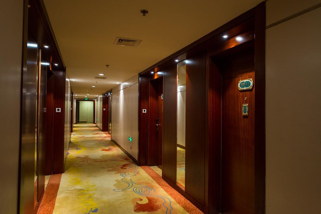 Vienna International Hotel - Expo Branch Shanghái Exterior foto